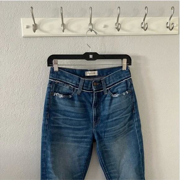 Madewell Retro High Rise Crop Bootcut Jeans: Knee-Rip Edition - Picture 4 of 10